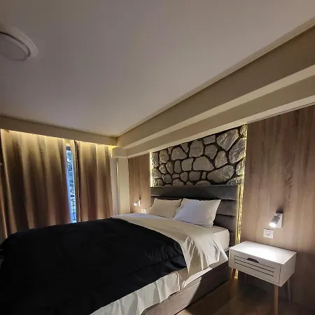 Kondoulis 2 公寓 卡兰巴卡